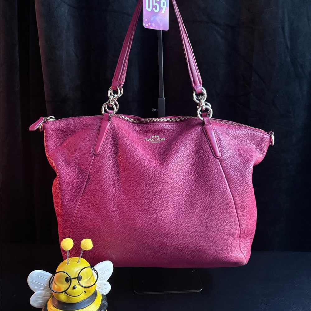 SOLD |.   Coach Red Pebbled Leather Shoulder Bag | Gift with every purchase |